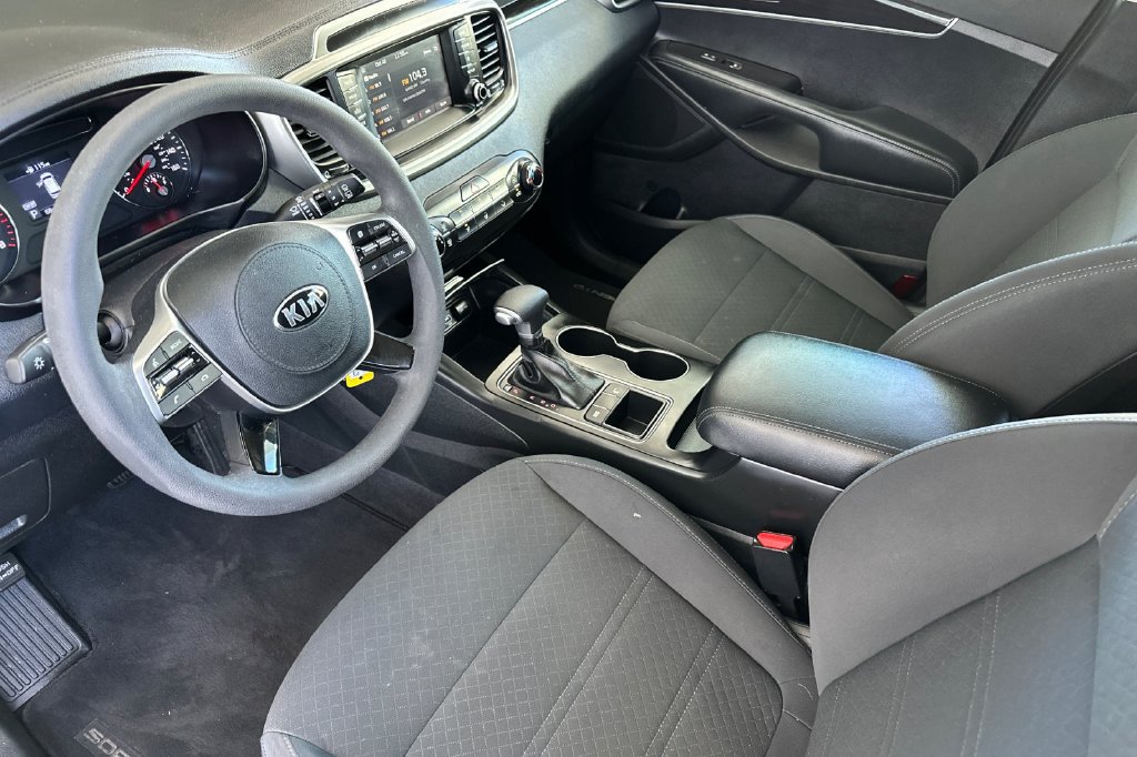 Used 2020 Kia Sorento LX FWD image 12