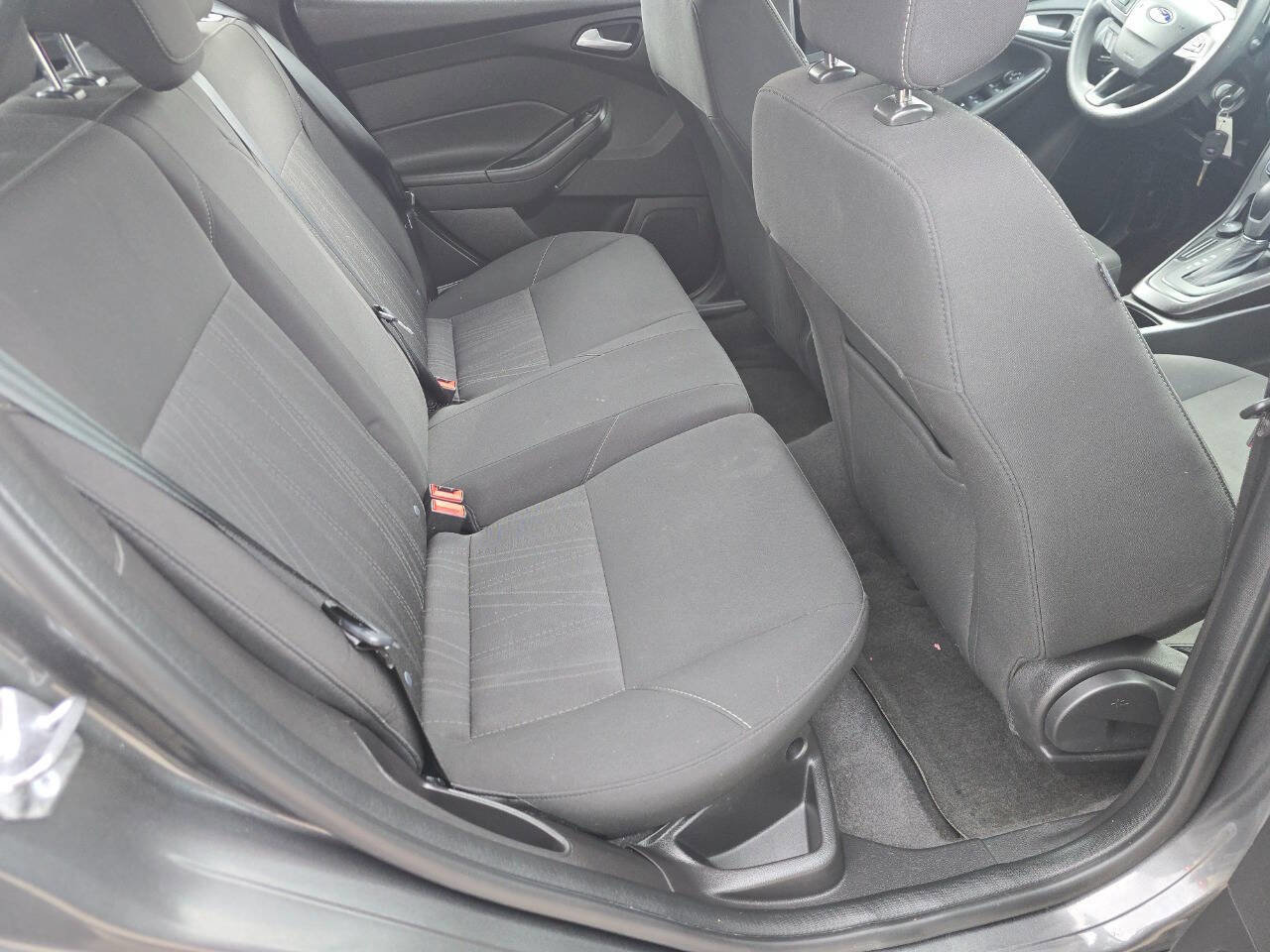 Used 2018 Ford Focus SE image 12
