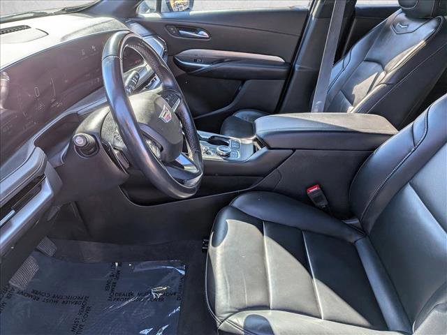 Used 2024 Cadillac XT4 Premium Luxury image 11