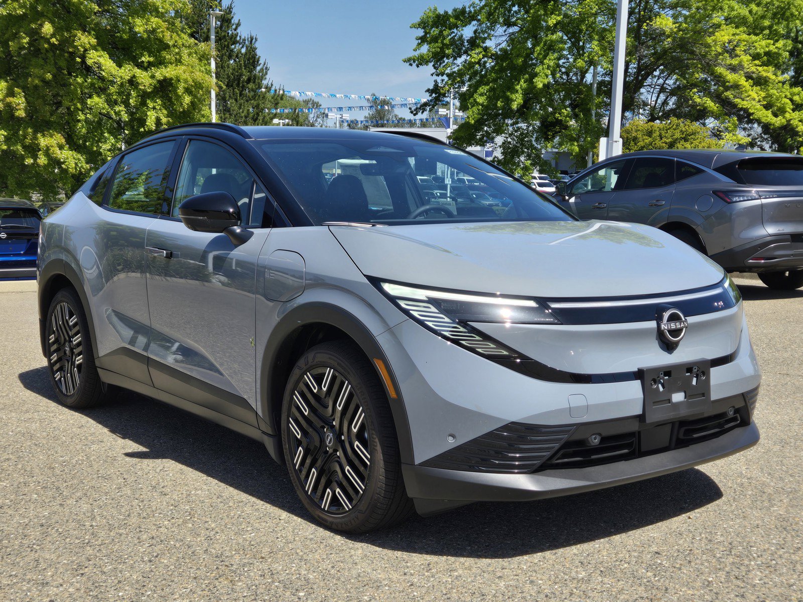 New 2026 Nissan Leaf Platinum+ w/ Cargo Package (Platinum+) FWD image 1