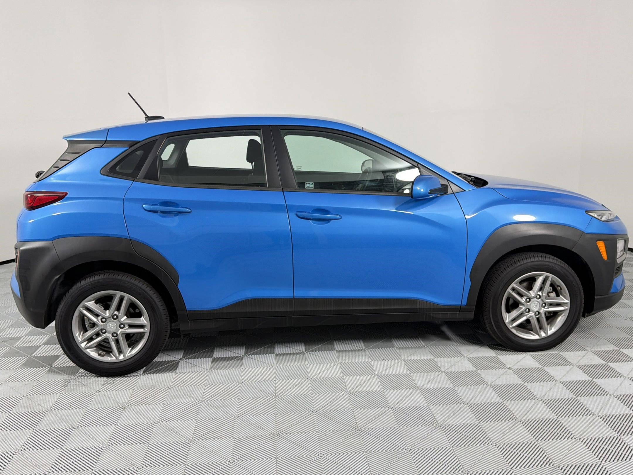 Used 2021 Hyundai Kona SE FWD image 8