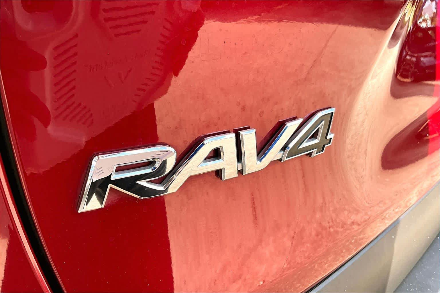 Used 2024 Toyota RAV4 XLE Premium w/ Weather Package AWD/4WD image 31