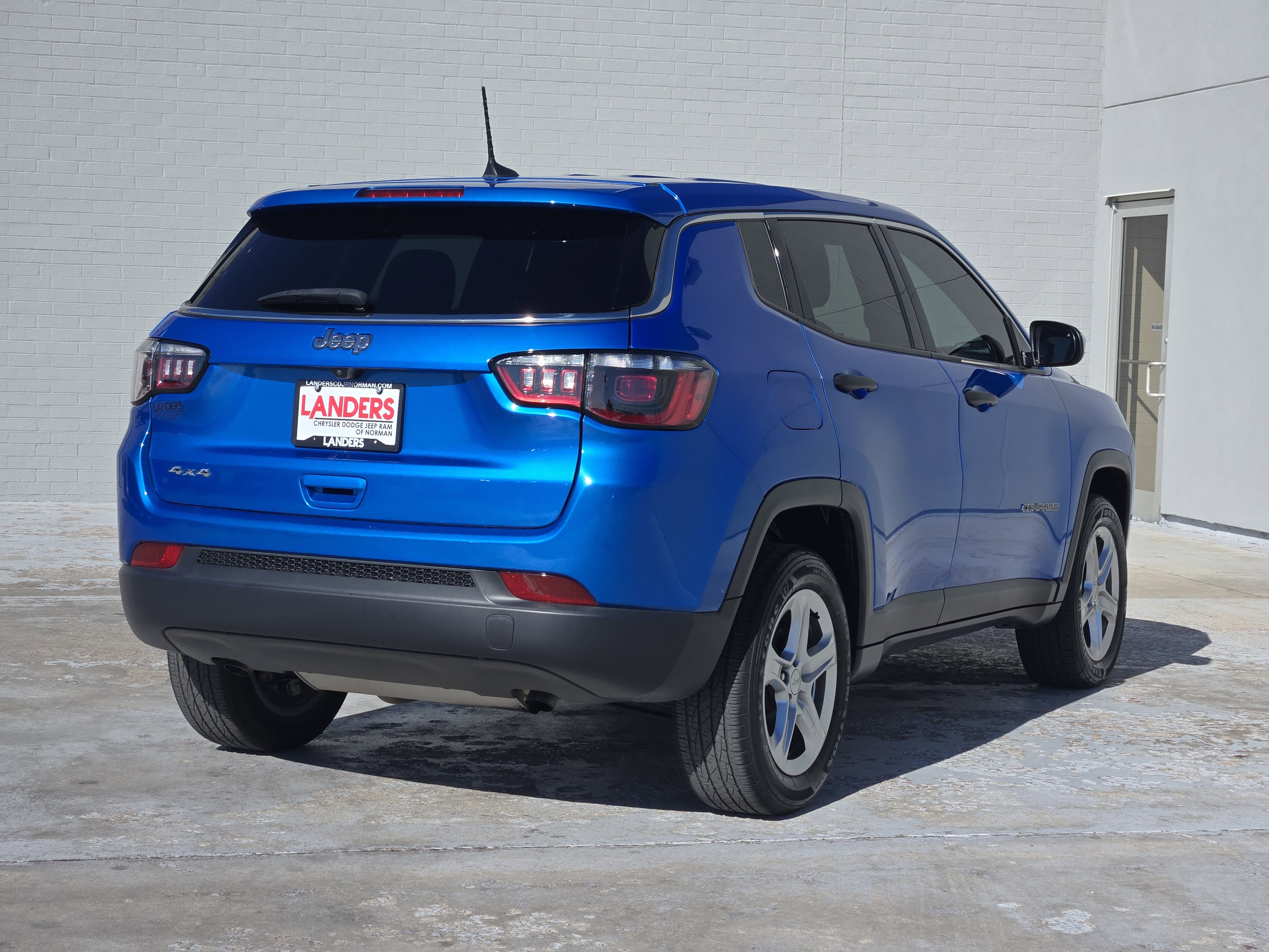 Used 2023 Jeep Compass Sport image 8