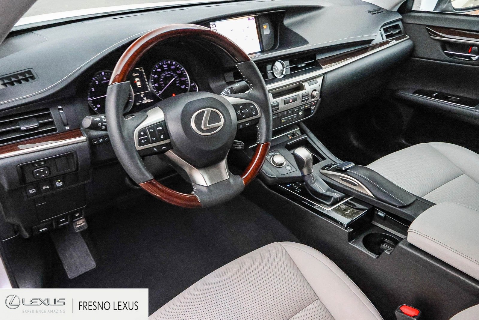 Used 2018 Lexus ES 350 w/ Navigation System Package image 19