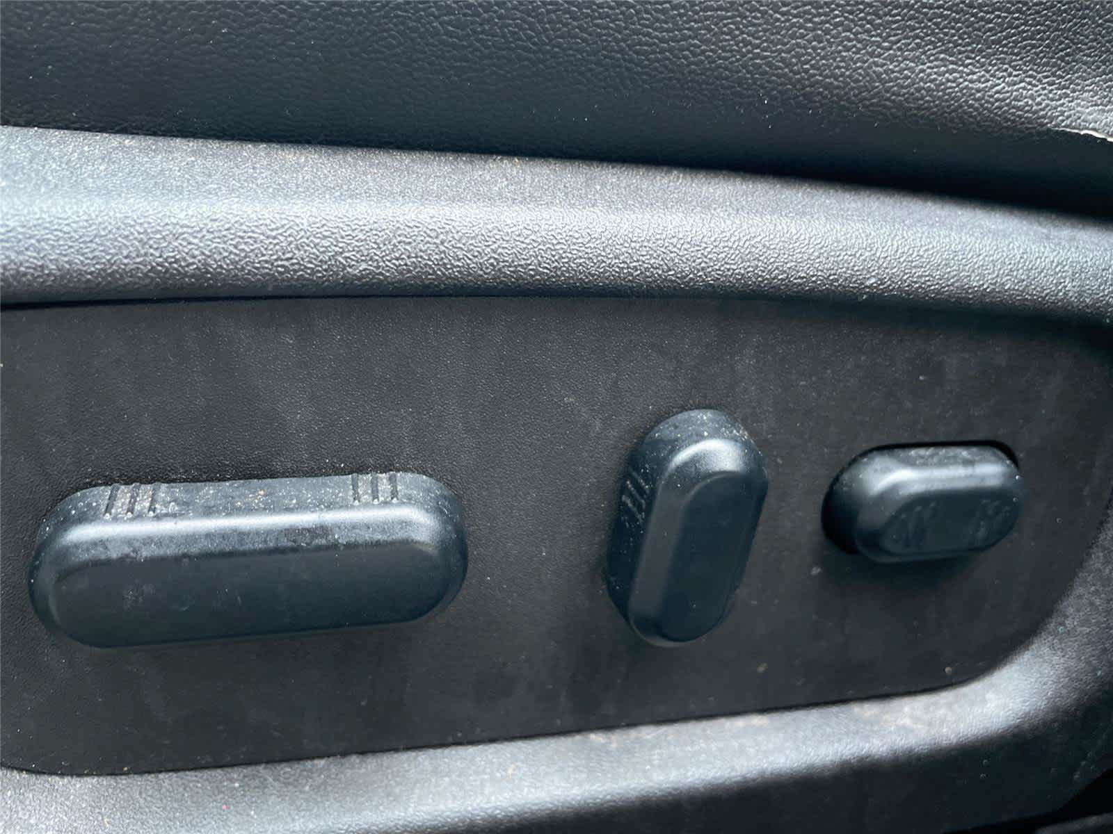 Used 2019 Ford Taurus Limited FWD image 13