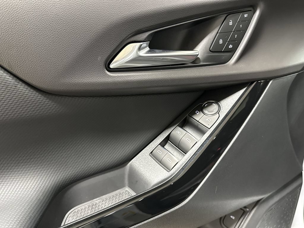 New 2027 Chevrolet Equinox RS w/ Convenience Package III AWD/4WD image 21