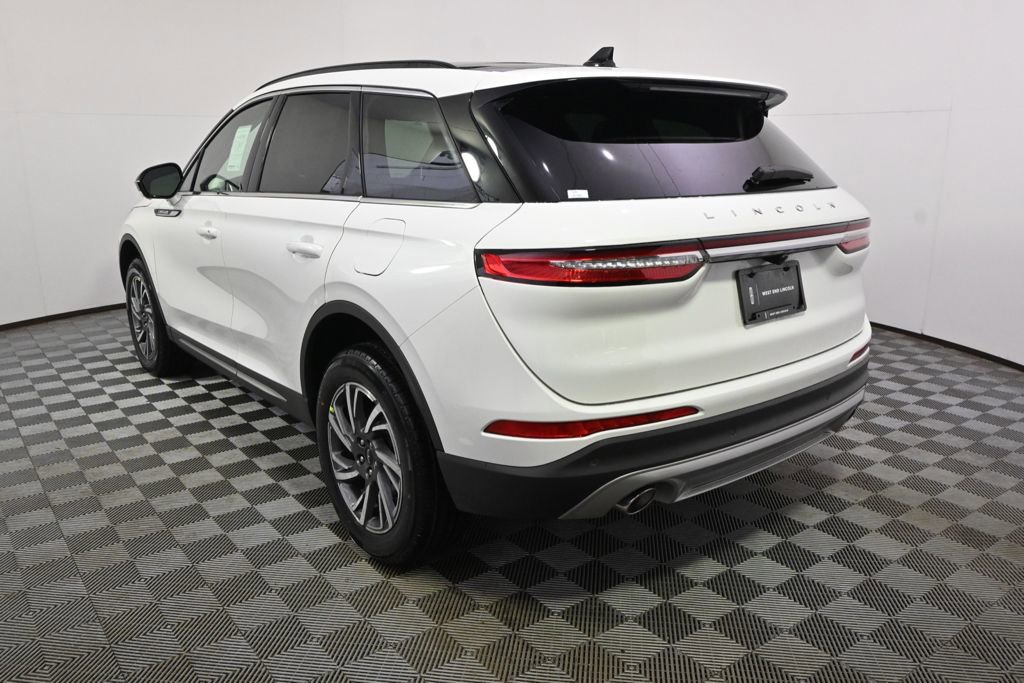 New 2026 Lincoln Corsair Premiere image 4