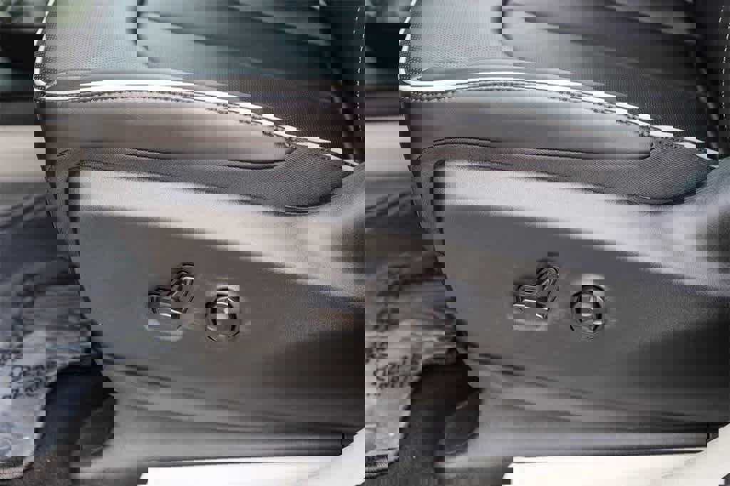 New 2023 Chrysler Pacifica Limited image 23