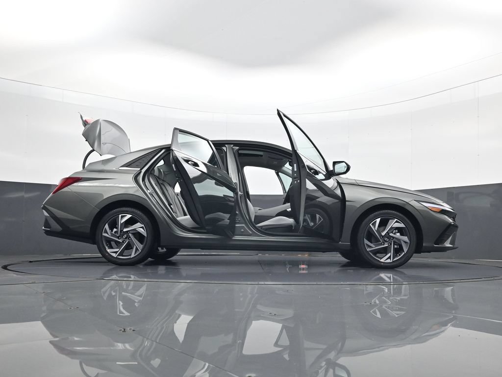 New 2026 Hyundai Elantra Limited FWD image 33