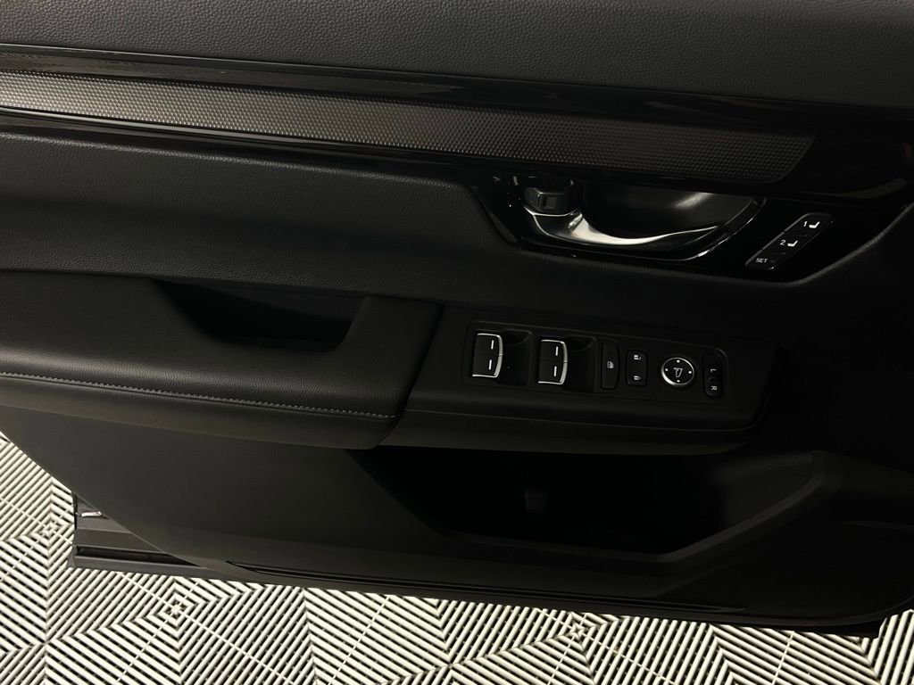 Used 2025 Honda CR-V EX-L image 23