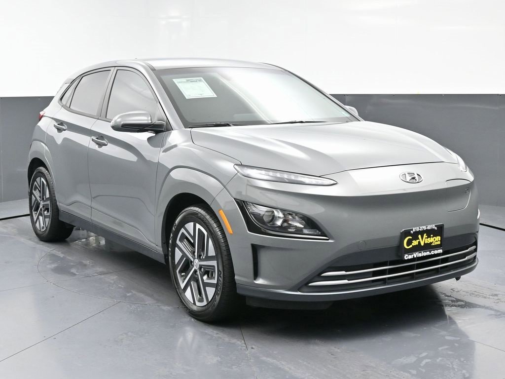 Used 2023 Hyundai Kona SE w/ Cargo Package image 3