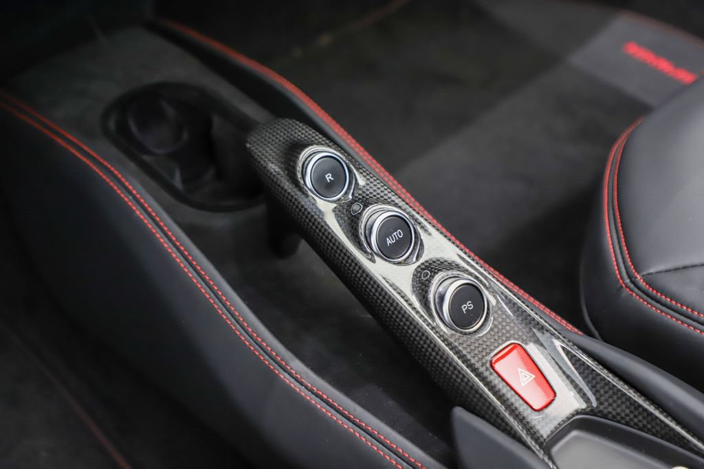 Certified 2022 Ferrari F8 Tributo RWD image 21