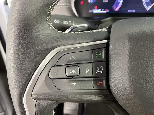 Used 2025 Jeep Grand Cherokee Altitude AWD/4WD image 16