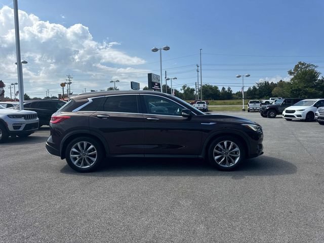 Used 2020 INFINITI QX50 Luxe w/ Navigation Package FWD image 3