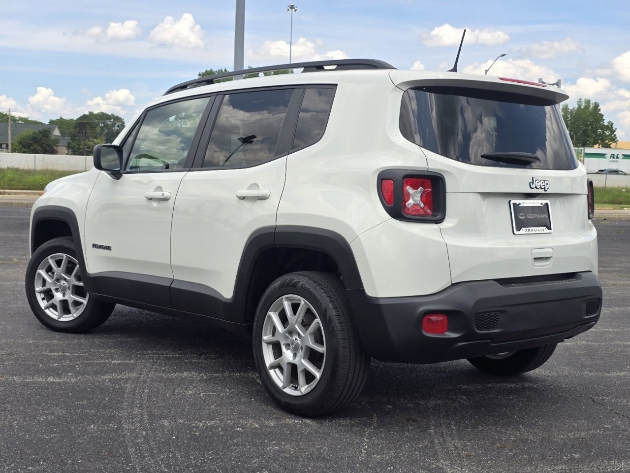 Used 2023 Jeep Renegade Latitude w/ Premium Group AWD/4WD image 14