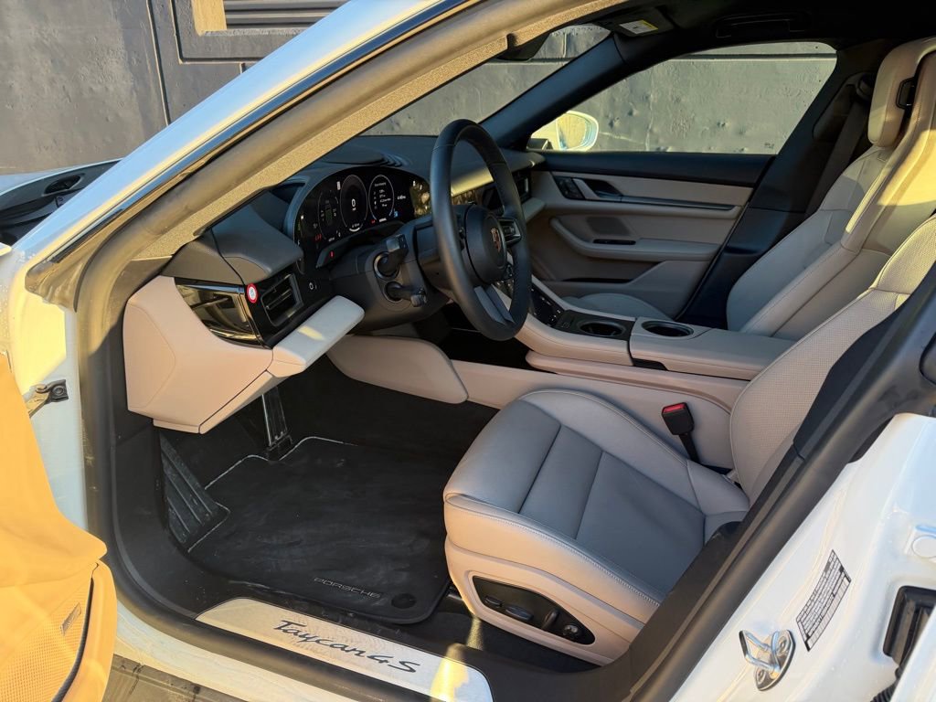Certified 2025 Porsche Taycan 4S image 4