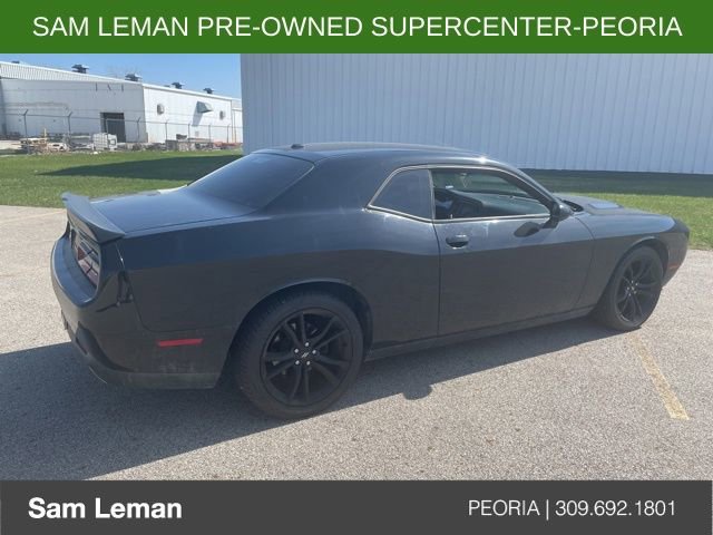 Used 2018 Dodge Challenger SXT w/ Blacktop Package image 4