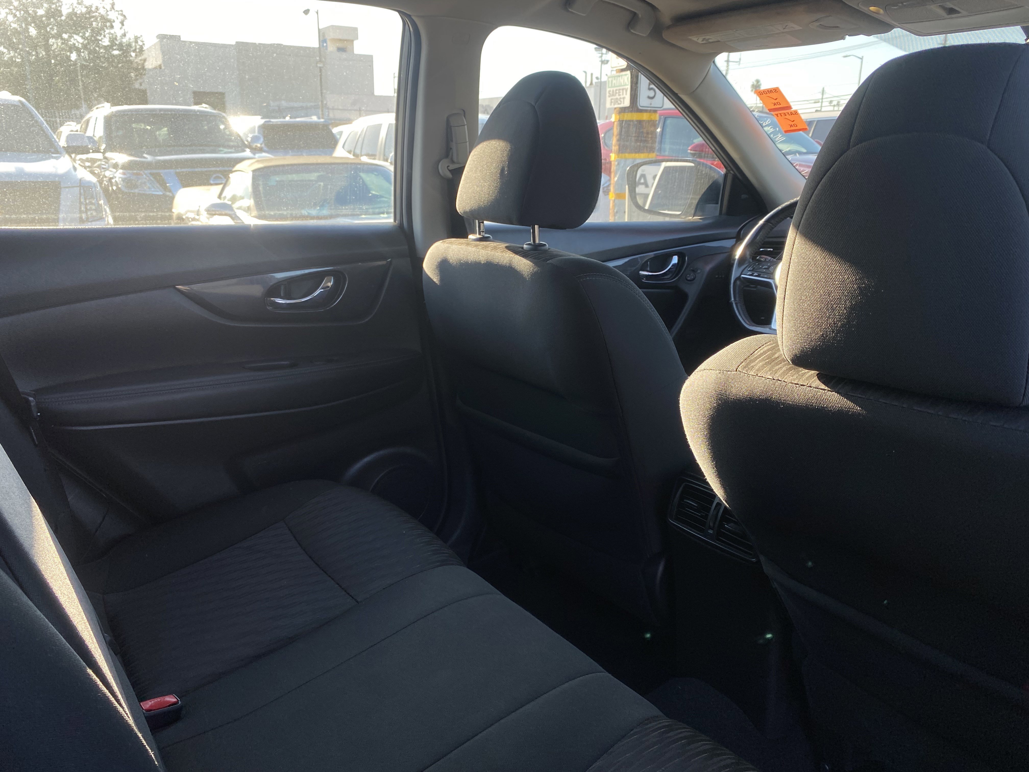 Used 2018 Nissan Rogue SV w/ Premium Package image 21