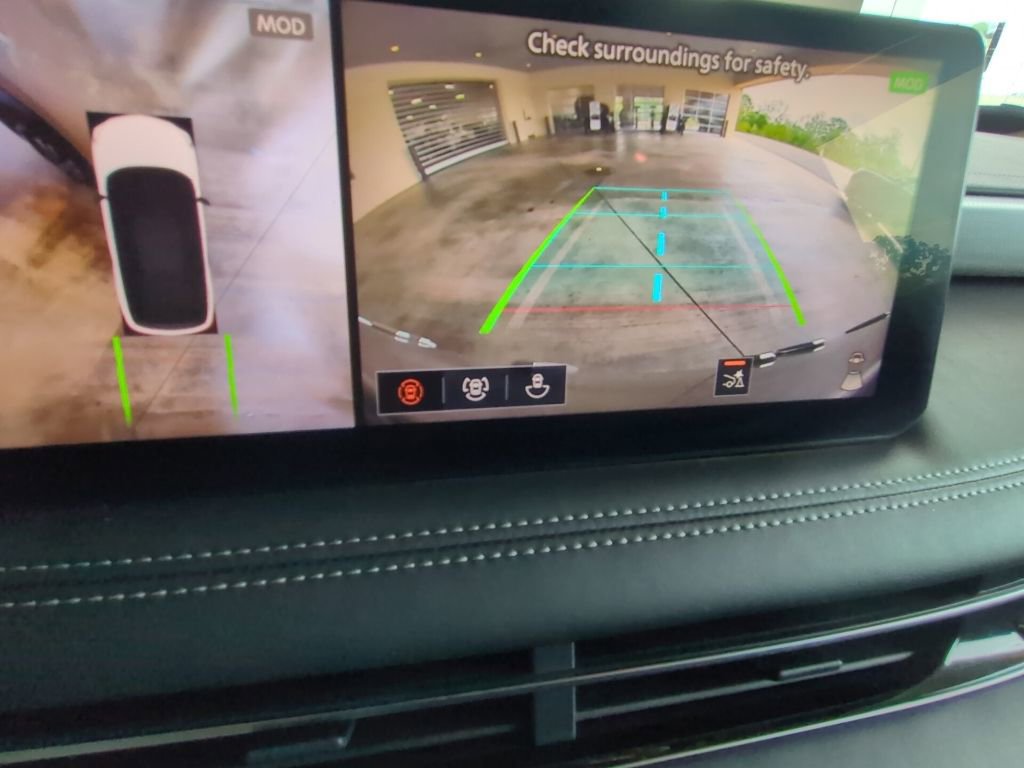 Used 2026 INFINITI QX60 Luxe w/ Cargo Package FWD image 10