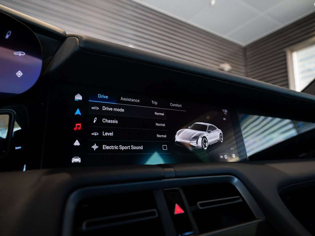 Certified 2025 Porsche Taycan RWD image 18