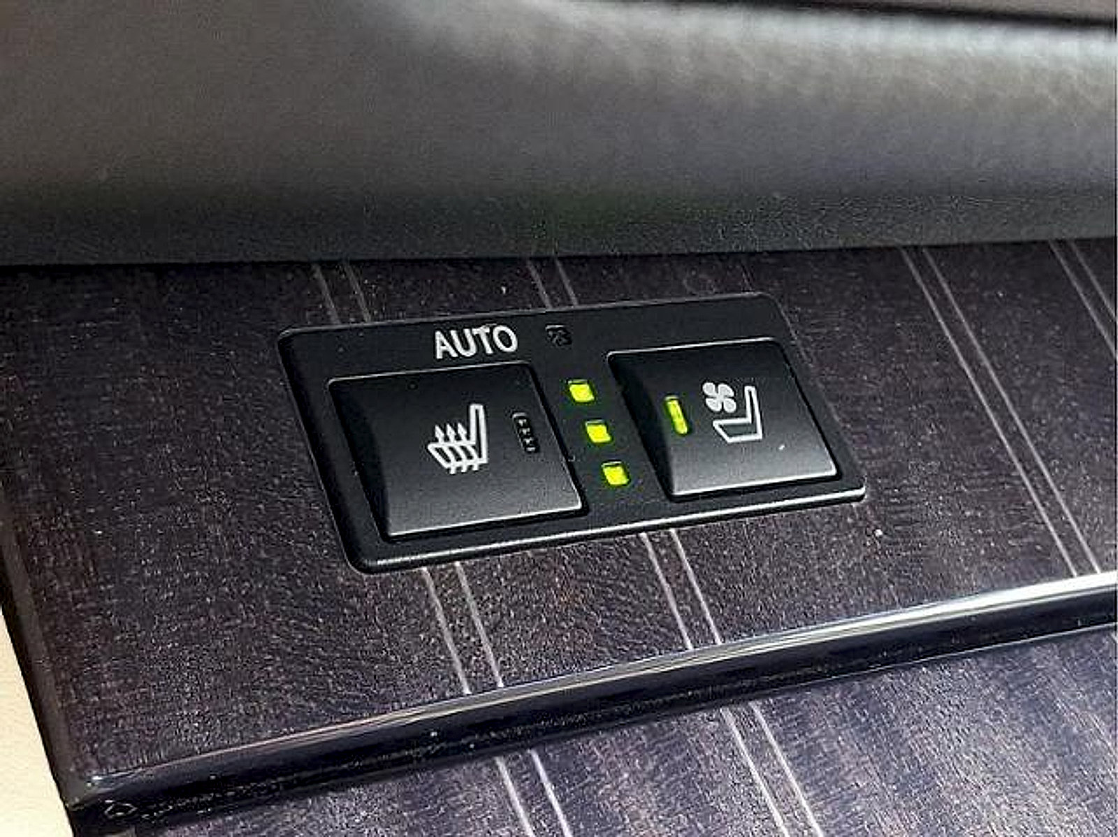 Used 2020 Lexus GS 350 AWD w/ Premium Package image 27