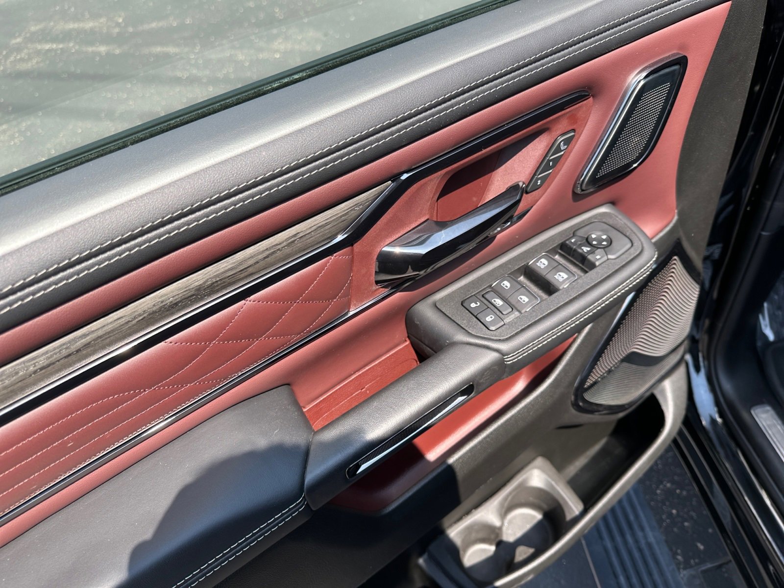 New 2025 RAM 1500 Limited image 4