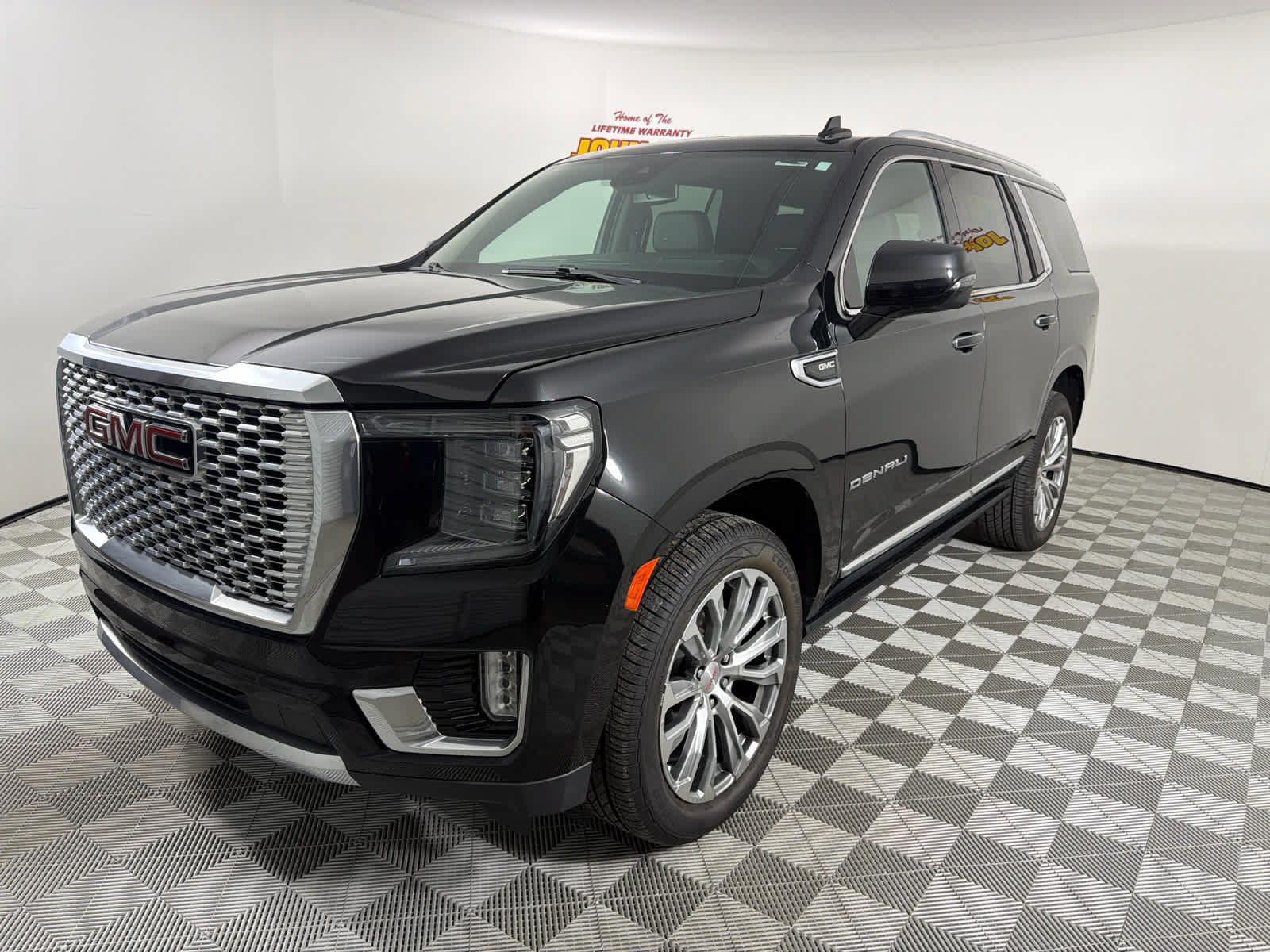 Used 2023 GMC Yukon Denali AWD/4WD image 1