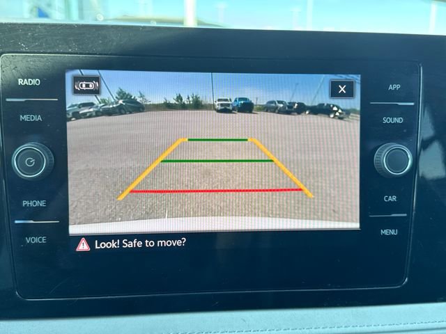 Used 2025 Volkswagen Taos SE image 23