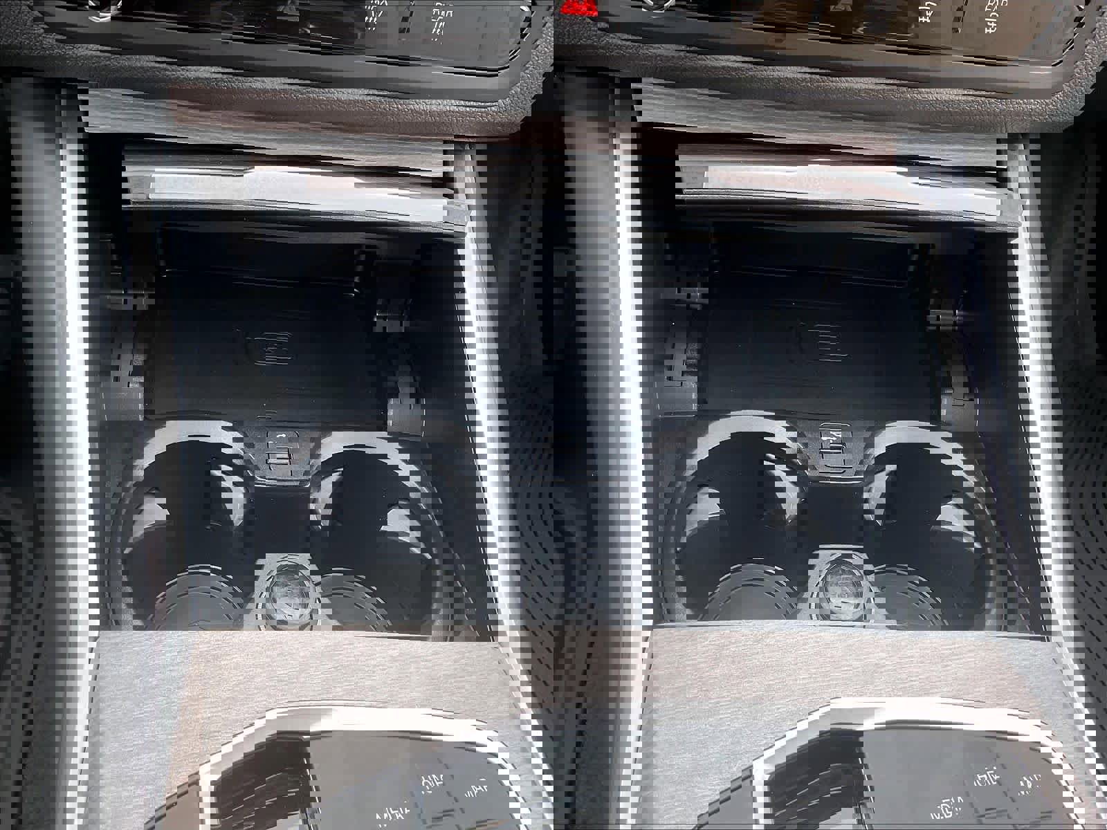 Used 2025 BMW 230i Coupe w/ Convenience Package RWD image 34