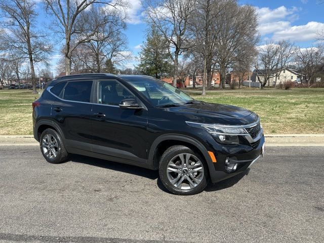 Certified 2021 Kia Seltos S image 2