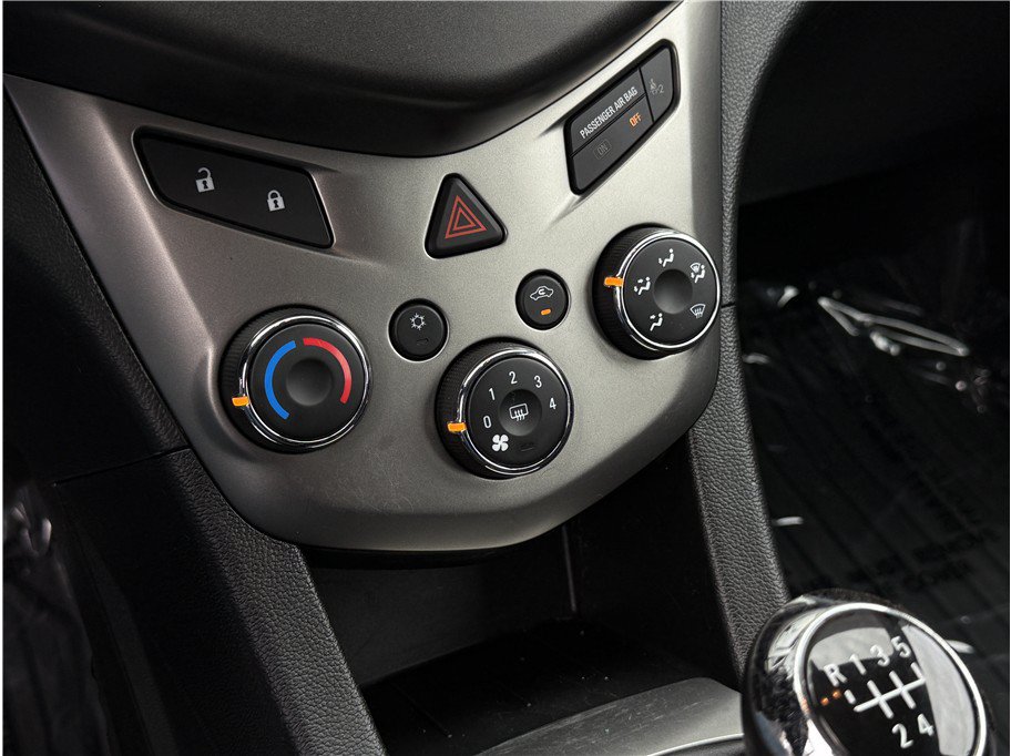 Used 2014 Chevrolet Sonic LT FWD image 20