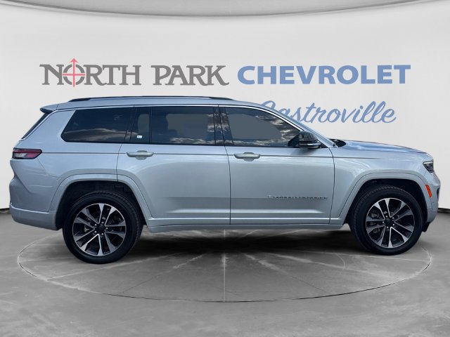Used 2022 Jeep Grand Cherokee L Overland w/ Luxury Tech Group IV RWD image 2