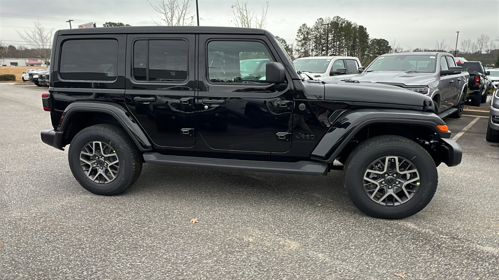 New 2026 Jeep Wrangler Unlimited Sahara AWD/4WD image 7