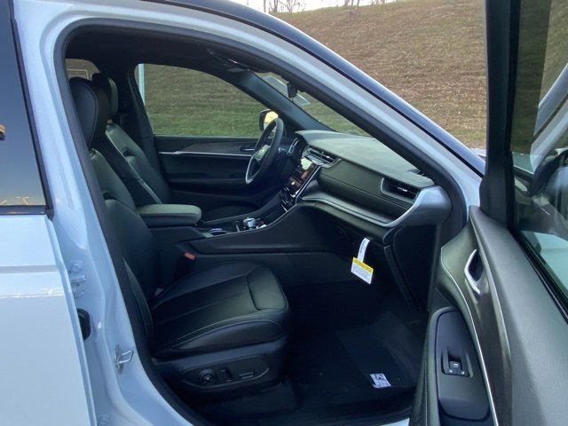 New 2025 Jeep Grand Cherokee Limited image 48