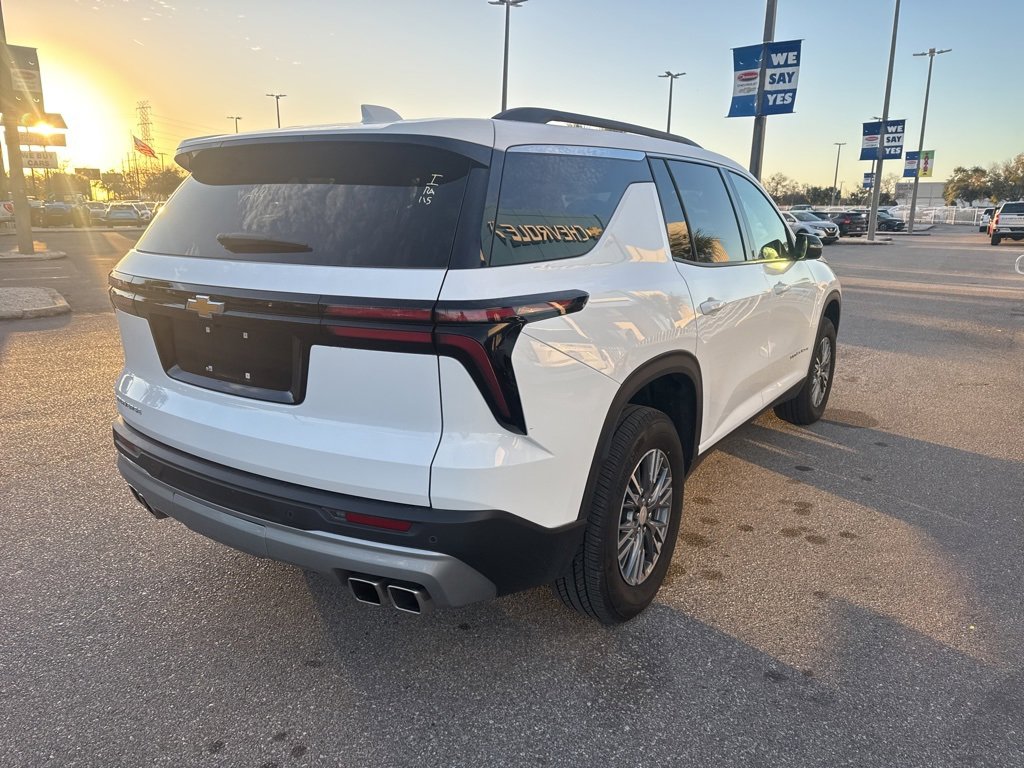 Used 2025 Chevrolet Traverse LT image 5