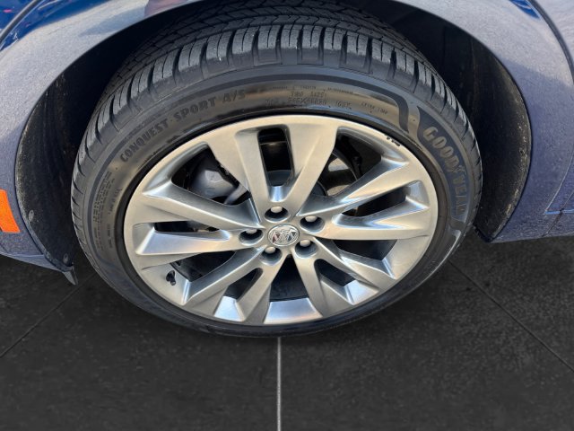 Certified 2022 Buick Envision Avenir w/ Technology Package II FWD image 9