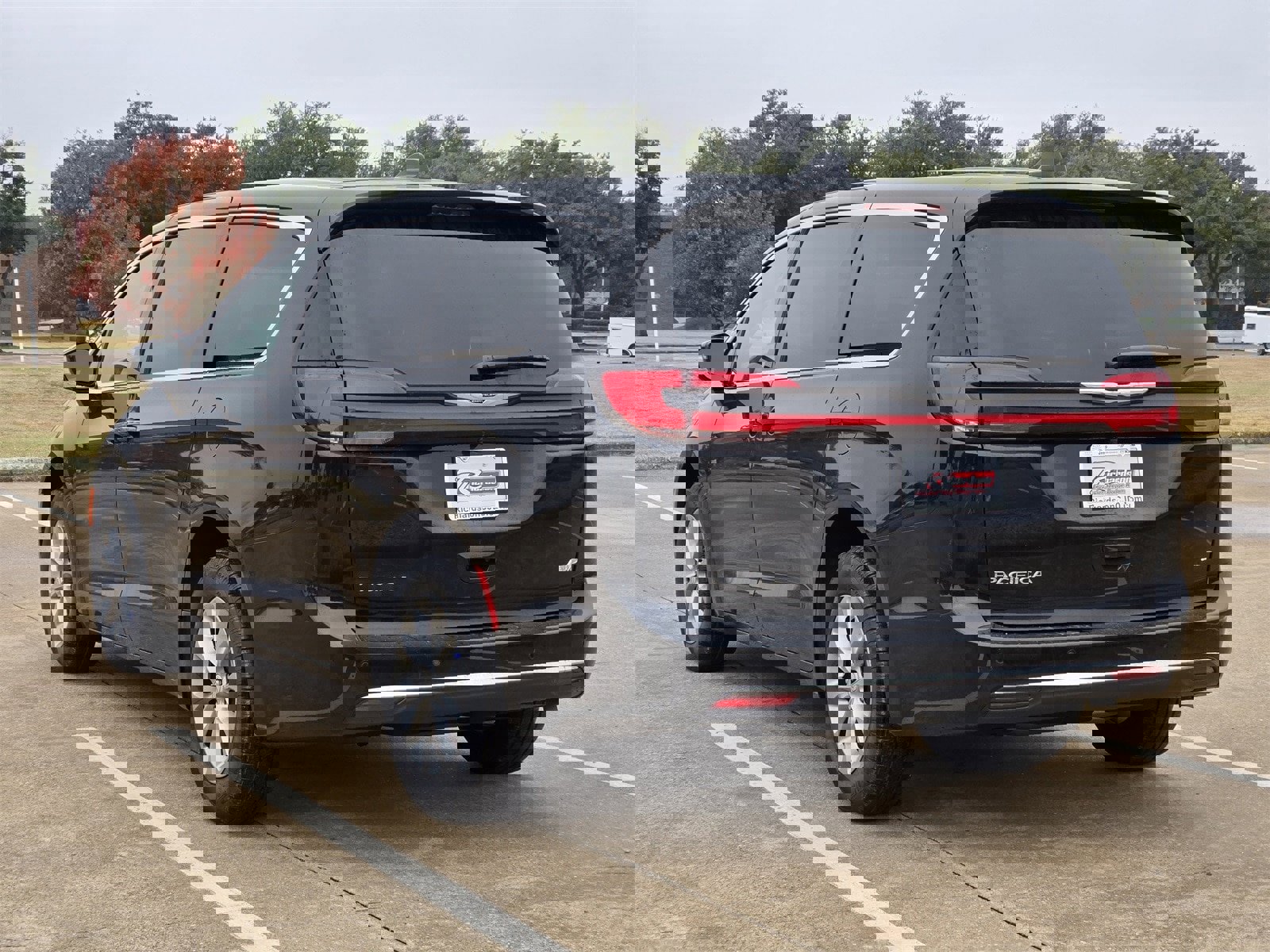 New 2026 Chrysler Pacifica Select image 6