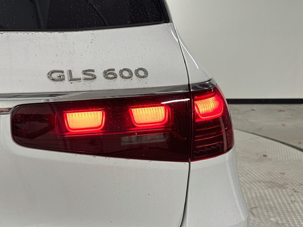 Used 2025 Mercedes-Benz Maybach GLS 600 4MATIC image 34