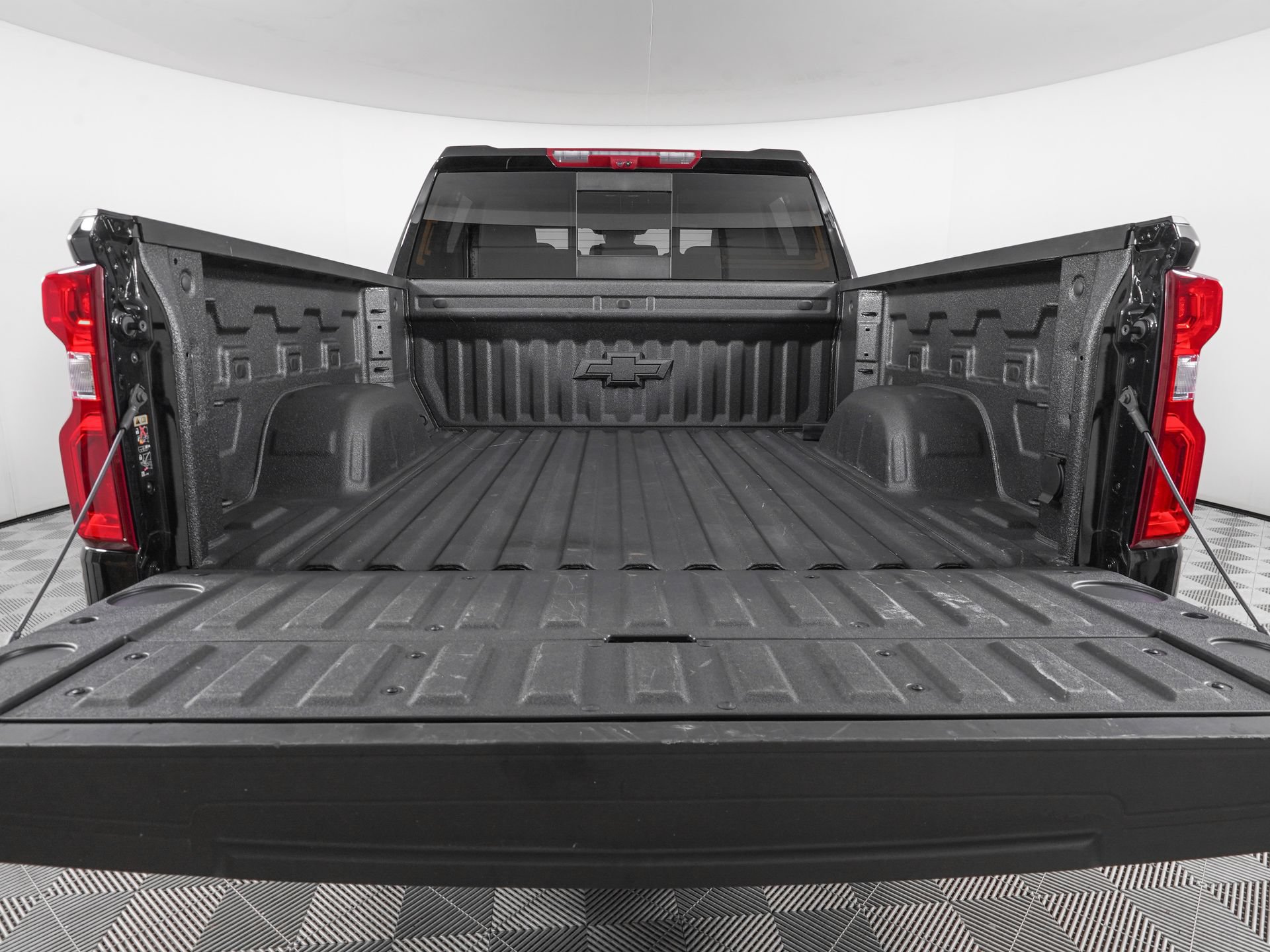 Used 2026 Chevrolet Silverado 1500 High Country w/ High Country Premium Package RWD image 6