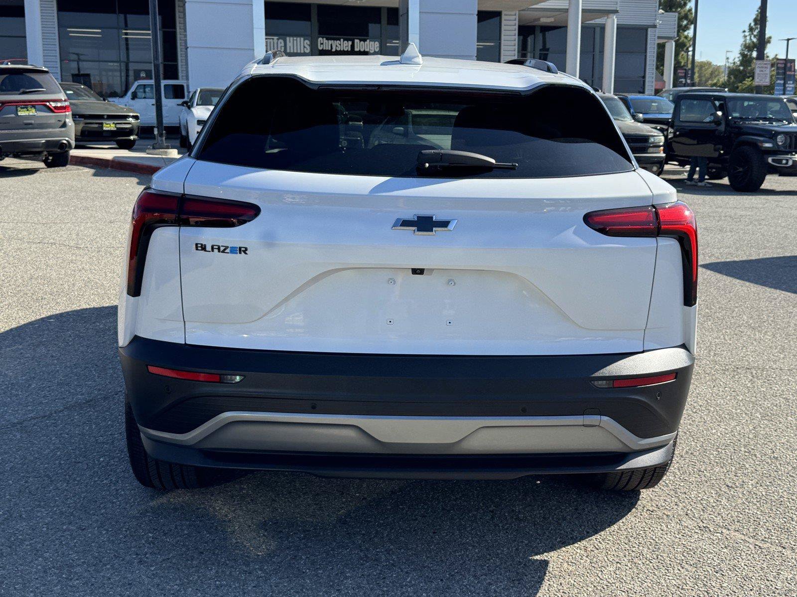 Used 2025 Chevrolet Blazer EV LT w/ Midnight/Sport Edition FWD image 4