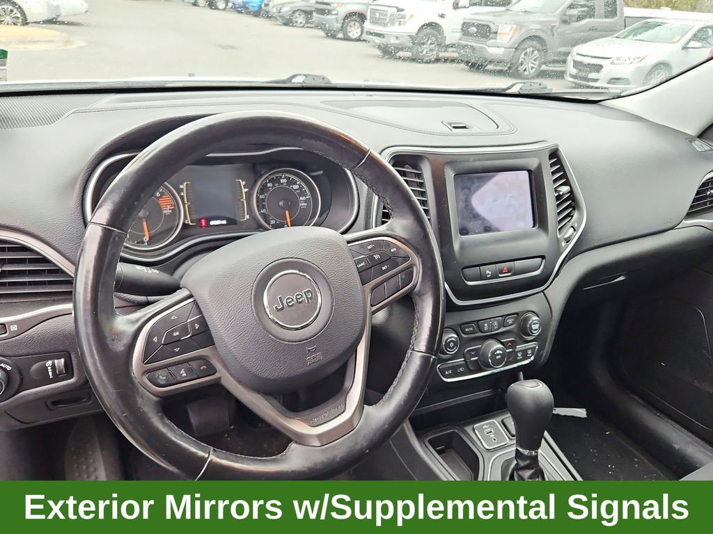 Used 2020 Jeep Cherokee Latitude w/ Cold Weather Group FWD image 10