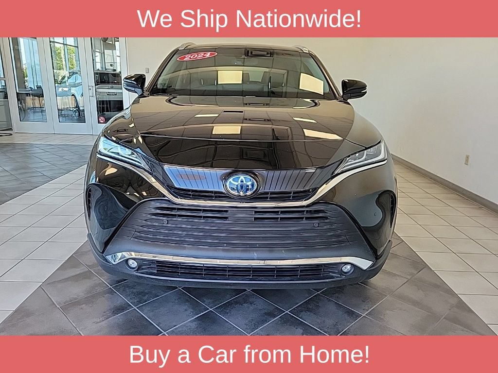 Used 2024 Toyota Venza XLE AWD/4WD image 3