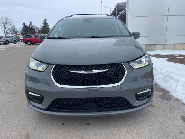 Used 2022 Chrysler Pacifica Touring-L image 6