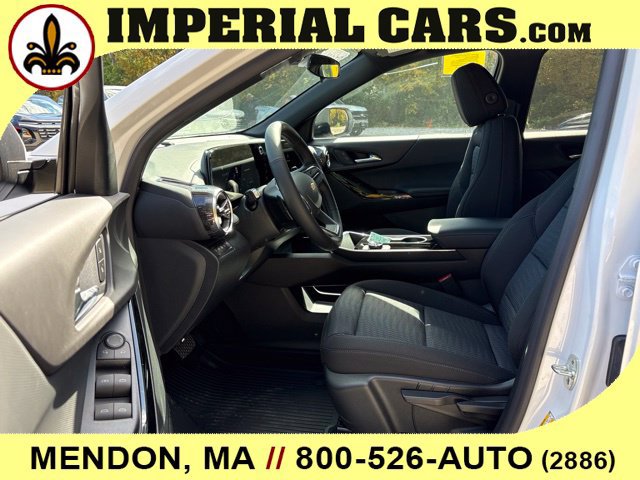 New 2027 Chevrolet Equinox LT w/ LPO, Floor Liner Package AWD/4WD image 22