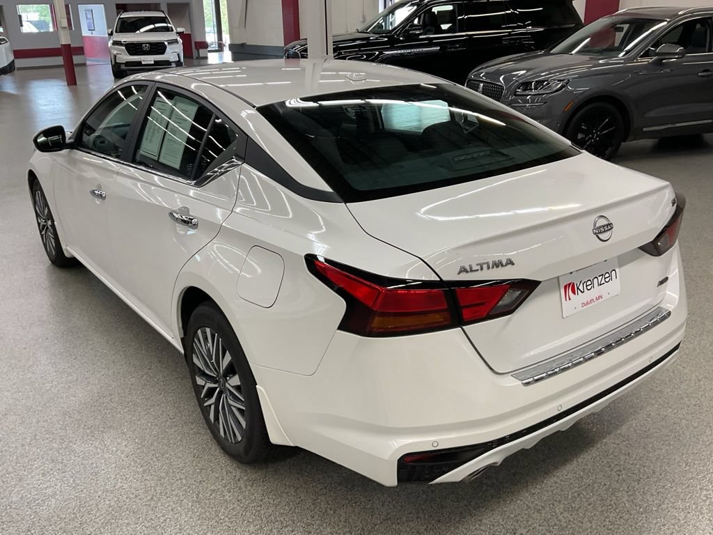 Used 2023 Nissan Altima 2.5 SV w/ SV Premium Package AWD/4WD image 7