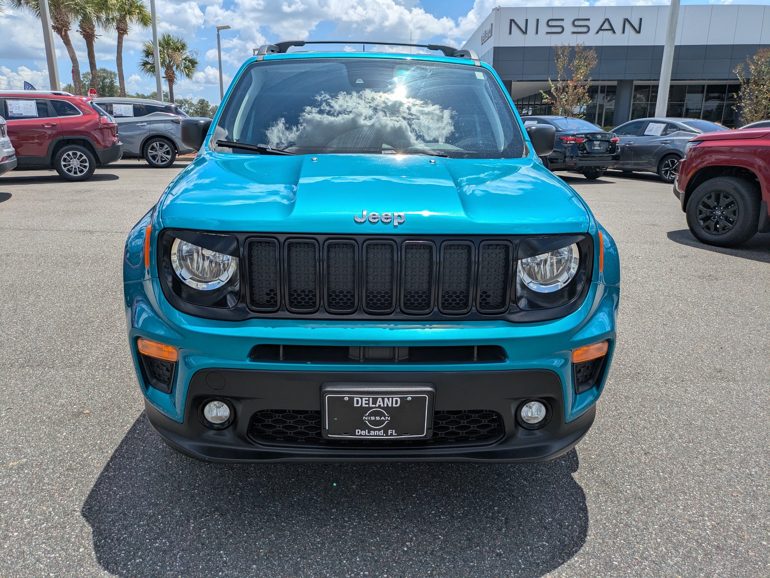 Used 2022 Jeep Renegade Latitude AWD/4WD image 9