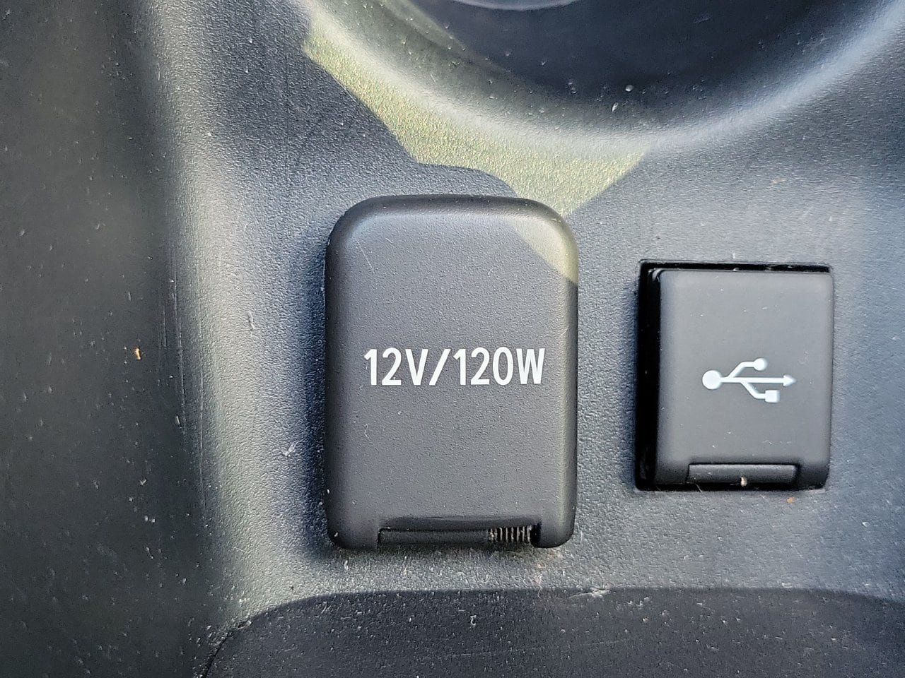 Used 2021 Toyota Prius LE FWD image 25