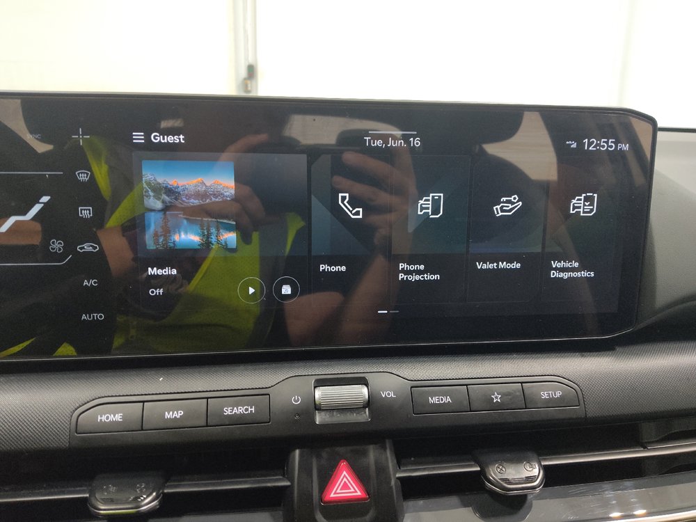Used 2025 Kia K4 EX FWD image 25