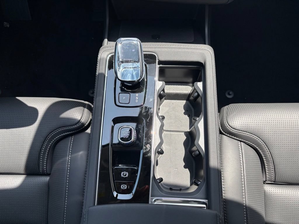 New 2026 Volvo XC90 T8 Ultra w/ Protection Package Premier AWD/4WD image 13