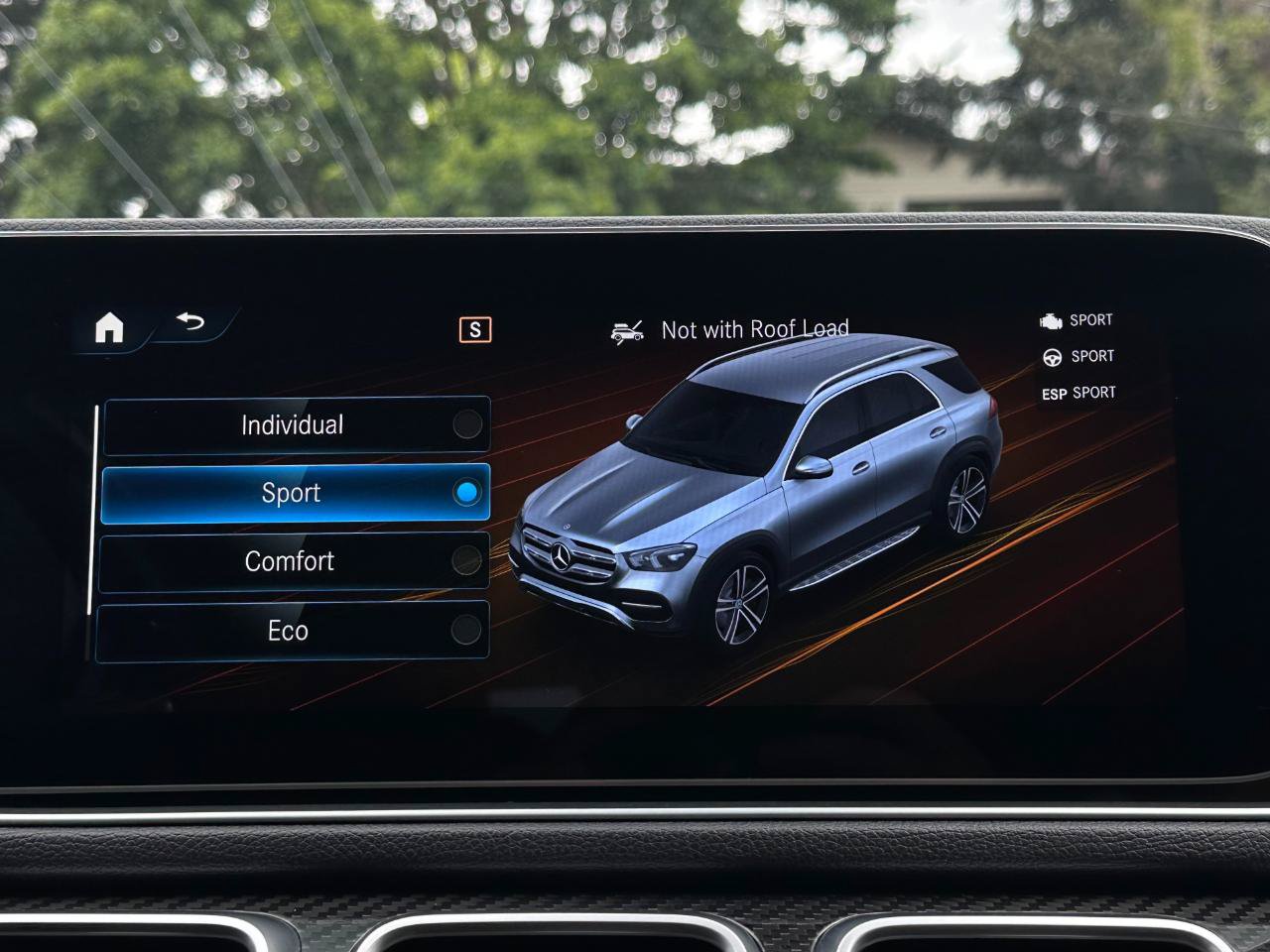 Used 2022 Mercedes-Benz GLE 350 4MATIC w/ AMG Line Exterior image 34